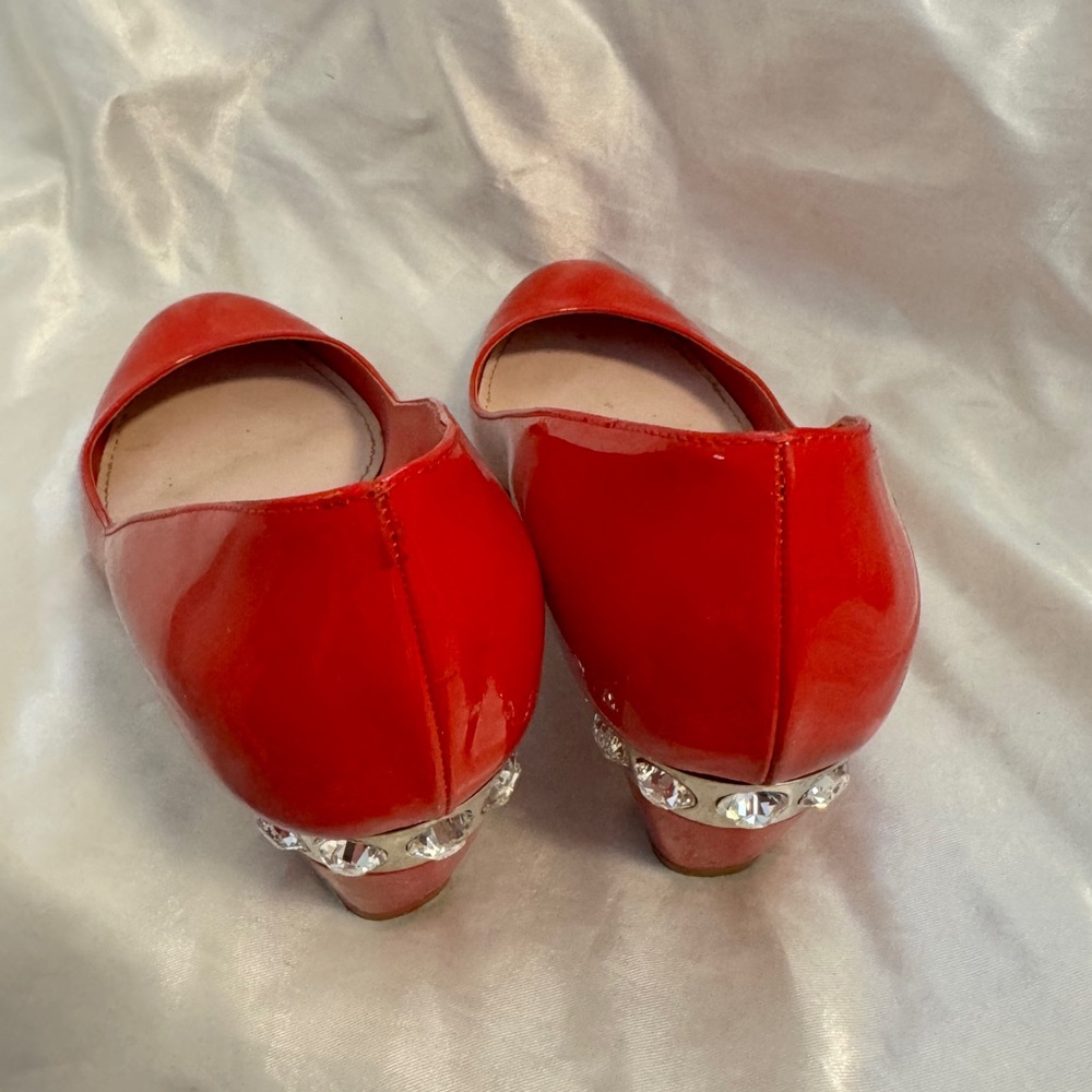 Miu Miu red patent leather heel pumps with crystal embellishments on the heels - Picture 5 of 12